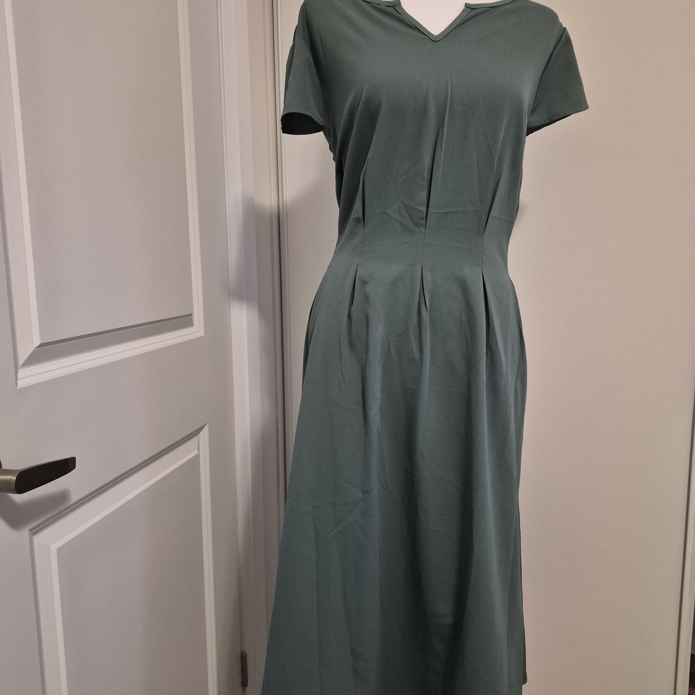 BloomChic Elegant Sage Green Cap Sleeve Midi Dress - Picture 5 of 9